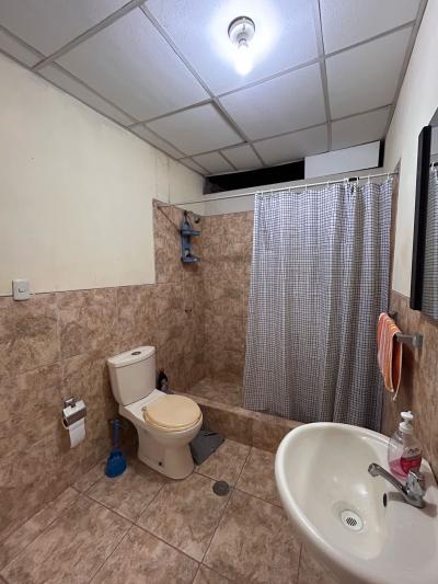 Alquilo habitacion independiente