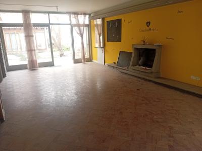 Casa de dos pisos más azotea, garaje, y sótano en Urb. Orrantia del mar San Isidro