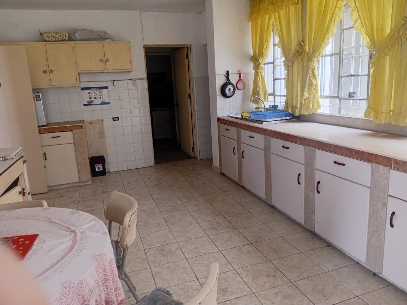 Casa de dos pisos más azotea, garaje, y sótano en Urb. Orrantia del mar San Isidro-7