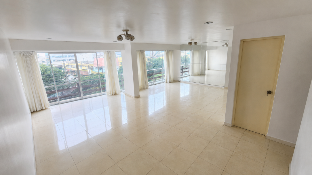 VENTA DE DEPARTAMENTO EN SURCO – EXCELENTE UBICACIÓN-1