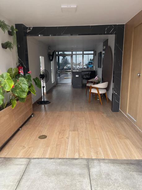 Monterrico. Cerca a universidades, Jockey Plaza, CC El Polo,  Vive seguro en condominio con amplias áreas verdes-2