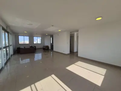 🏢 ¡Ocasión en San Miguel! Moderno Depa de 3 Dormitorios con Gas Natural y Balcón 🌊 | Precio: S/ 1,850 | 2 baños completos | Piso 5 con ascensor | Vista a Calle | Bien iluminado.