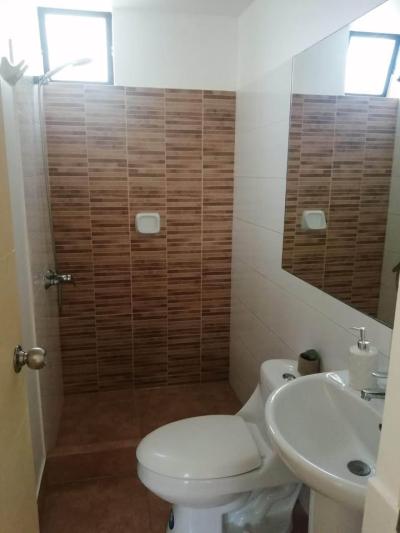 🏢 ¡Ocasión en San Miguel! Moderno Depa de 3 Dormitorios con Gas Natural y Balcón 🌊 | Precio: S/ 1,850 | 2 baños completos | Piso 5 con ascensor | Vista a Calle | Bien iluminado.