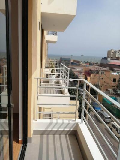🏢 ¡Ocasión en San Miguel! Moderno Depa de 3 Dormitorios con Gas Natural y Balcón 🌊 | Precio: S/ 1,850 | 2 baños completos | Piso 5 con ascensor | Vista a Calle | Bien iluminado.