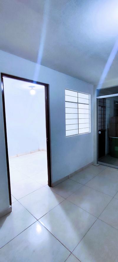 Venta de espacioso y bonito Departamento en 1er piso en  San Martín De Porres/Los Olivos, Lima