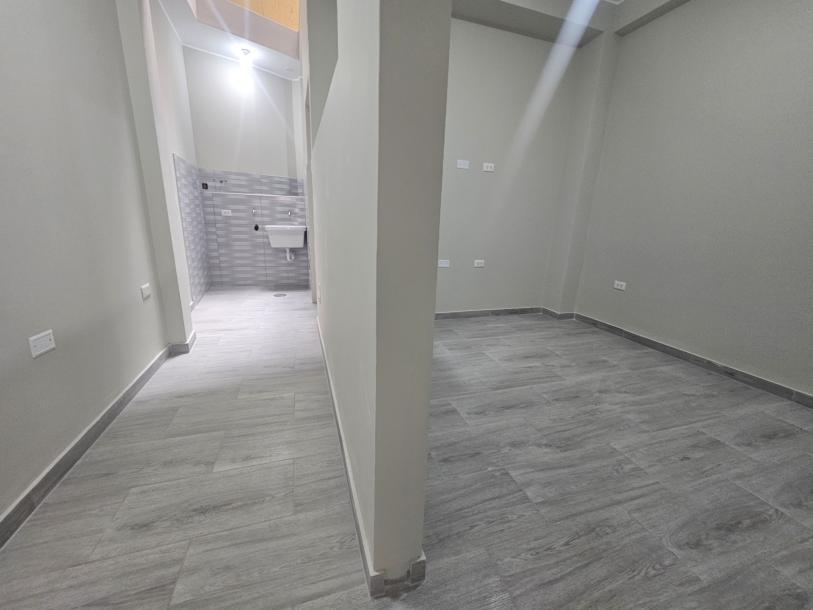 VENDO 1ER PISO REMODELADO FRENTE A LA PUERTA 6 DE LA UNÍ-3