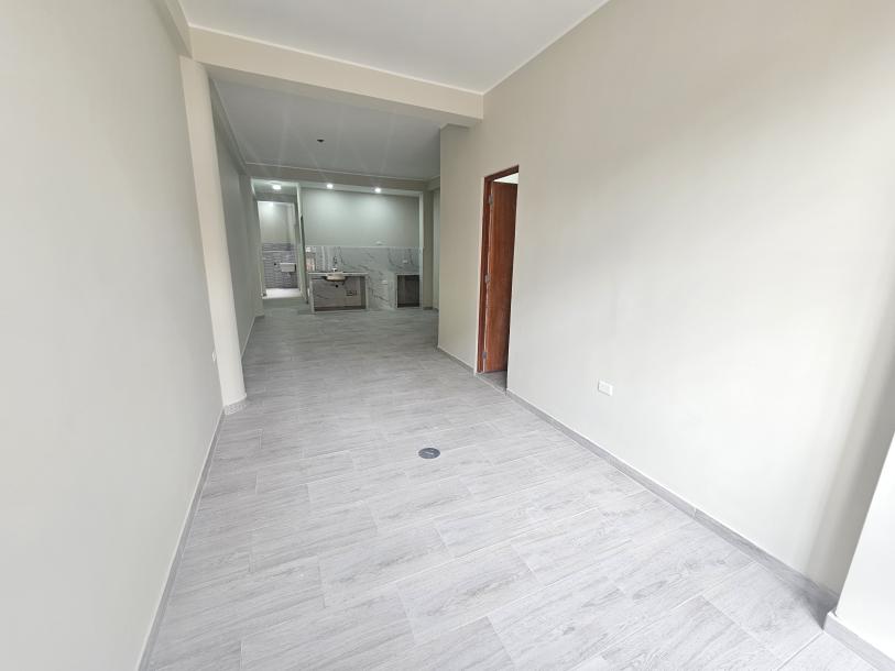 VENDO 1ER PISO REMODELADO FRENTE A LA PUERTA 6 DE LA UNÍ-5