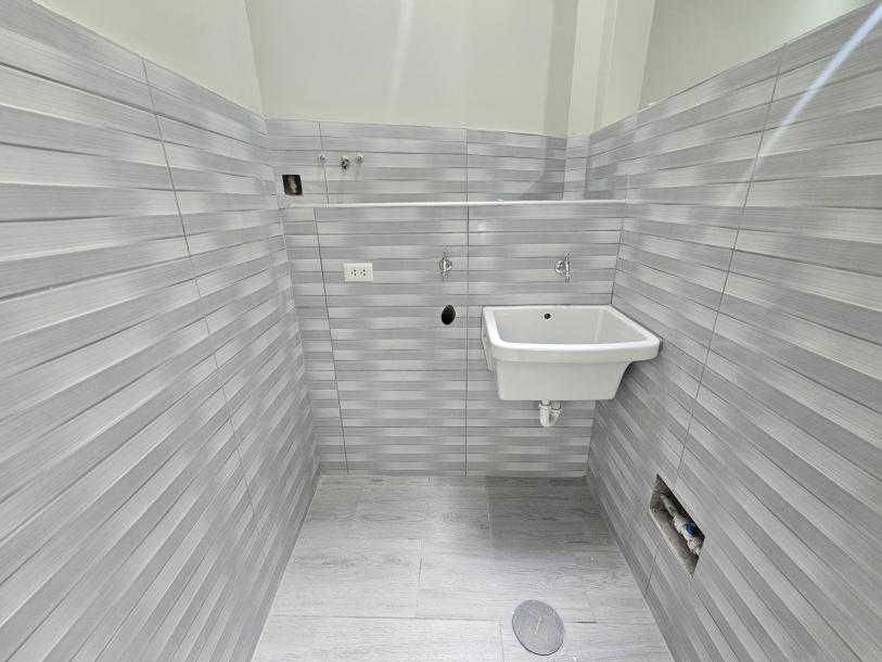 VENDO 1ER PISO REMODELADO FRENTE A LA PUERTA 6 DE LA UNÍ-6