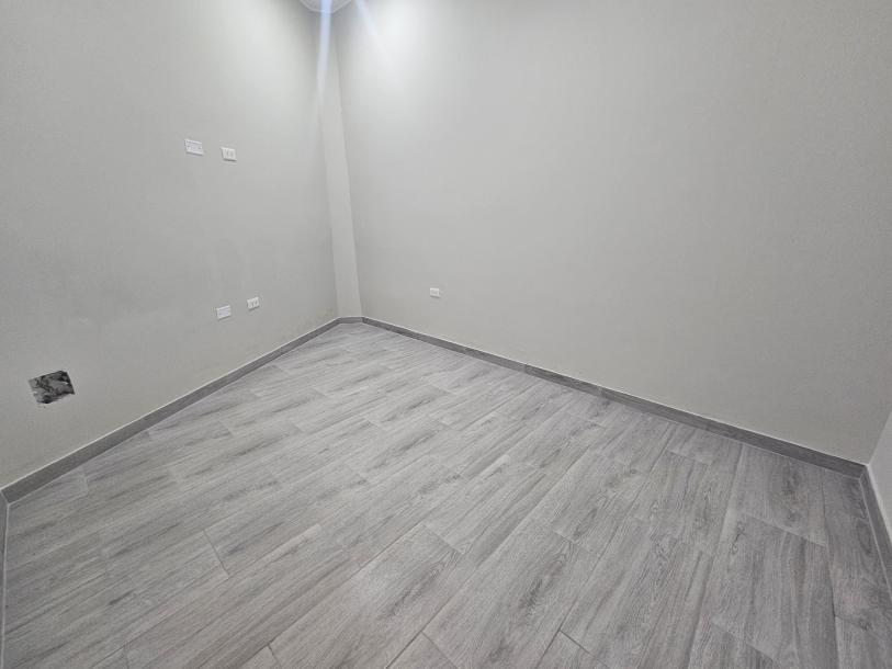 VENDO 1ER PISO REMODELADO FRENTE A LA PUERTA 6 DE LA UNÍ-8