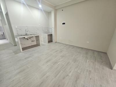 VENDO 1ER PISO REMODELADO FRENTE A LA PUERTA 6 DE LA UNÍ