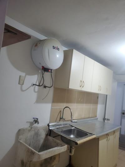 ¡DEJA DE BUSCAR Y MÚDATE MAÑANA! Departamento en primer piso totalmente amoblado y equipado