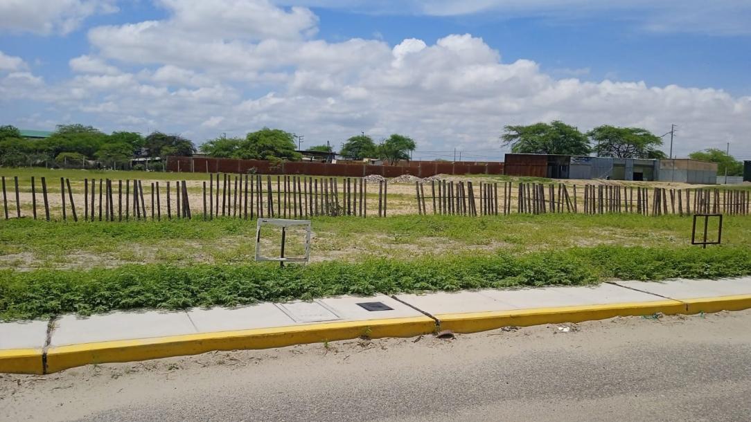 VENDO DOS TERRENOS EN LAS COLINAS DE PIURA RESORT-6