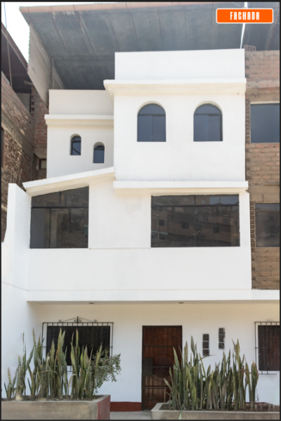 ¡Ocasión única! Casa de 3 pisos + terraza en VMT