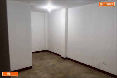 ¡Ocasión única! Casa de 3 pisos + terraza en VMT