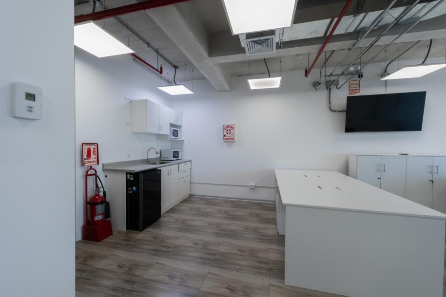 Alquilo Oficina corporativa en centro empresarial tanguis - solo empresas-7