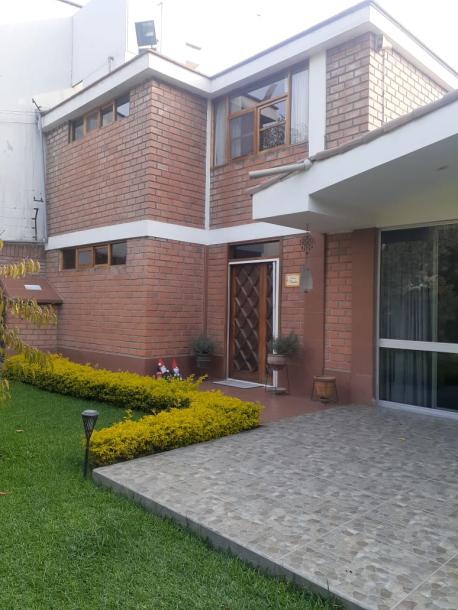 Vendo Casa en Av. Los Cedros cuadra 14 - Chaclacayo-5