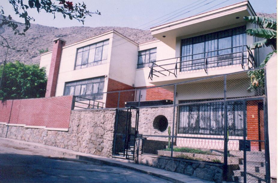 Vendo Casa en Los Robles cuadra 7 - Chaclacayo-0
