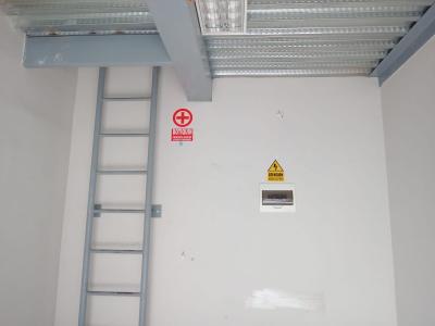 Stand Comercial en El Reloj Malvinas Plaza