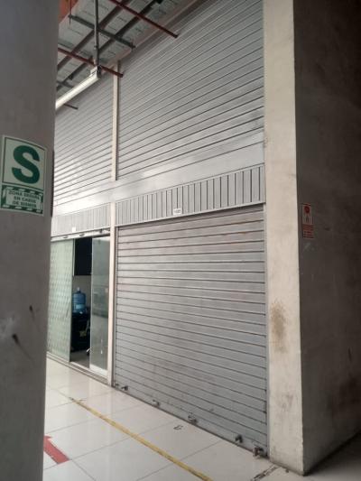 Stand Comercial en El Reloj Malvinas Plaza