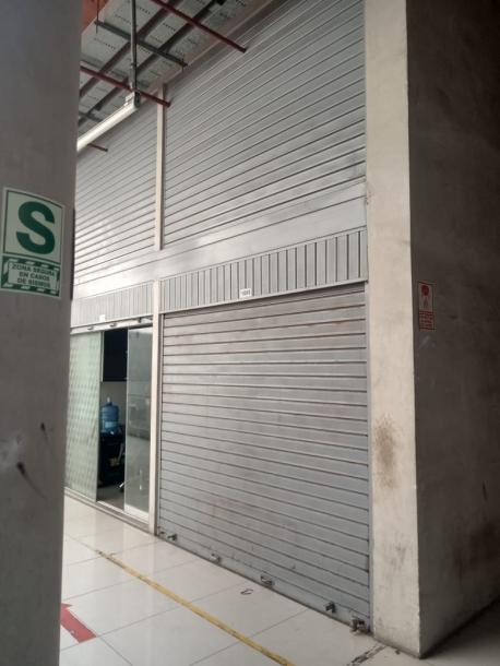 Stand Comercial en El Reloj Malvinas Plaza-7