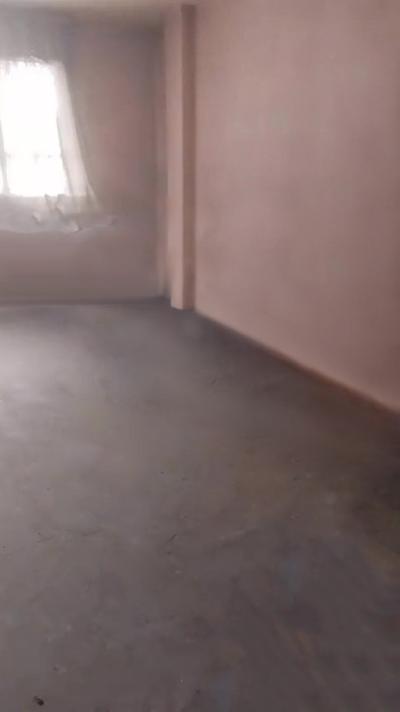 Vendo céntrica casa en el corazón comercial de La Parada a 1 cuadra de la Av Aviación