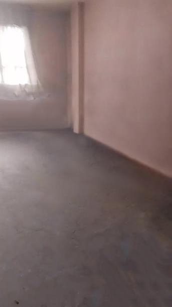 Vendo céntrica casa en el corazón comercial de La Parada a 1 cuadra de la Av Aviación-3