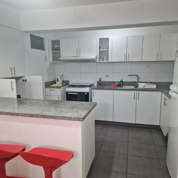 VENTA de Departamento de 2 dormitorios AMOBLADO y EQUIPADO en MIRAFLORES-2