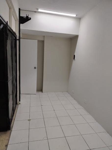 REMATE POR VIAJE - LOCAL/OFICINA EN JR. DE LA UNIÓN S/99,000-1