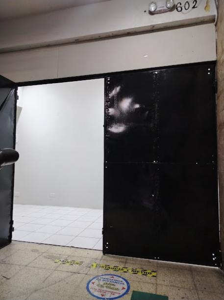 REMATE POR VIAJE - LOCAL/OFICINA EN JR. DE LA UNIÓN S/99,000-4