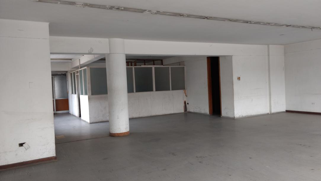 VENTA DE LOCAL COMERCIAL - COCHERA HUALLAGA-10