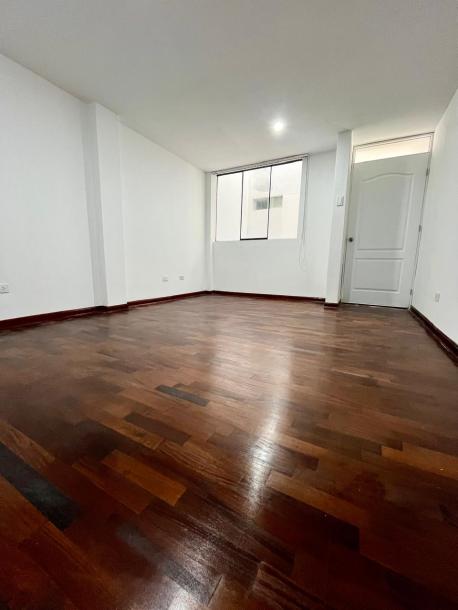 CASA 3 PISOS A PRECIO DE DPTO.+ DEPOSITO 4TO PISO Cedros de Villa - Chorrillos-6